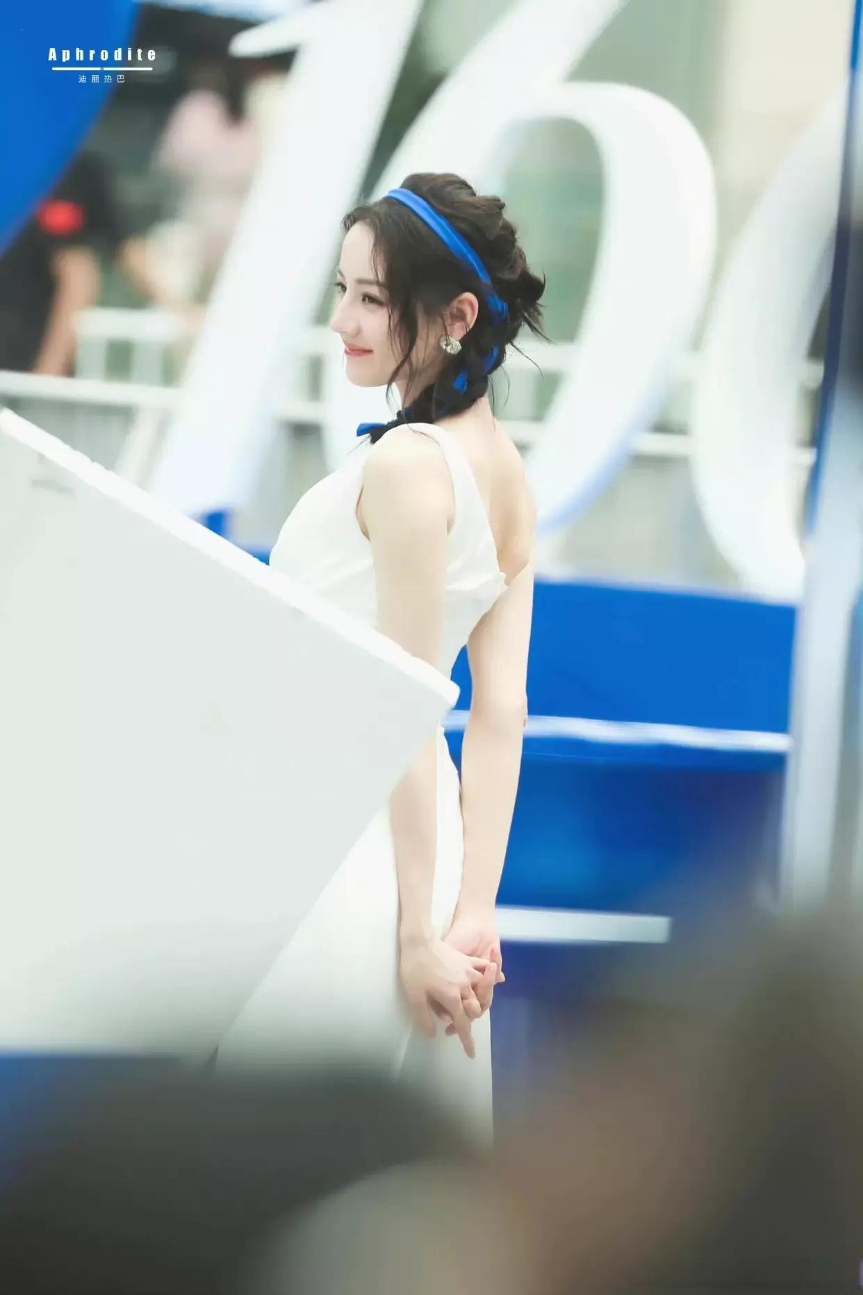 迪丽热巴也配上了保安？