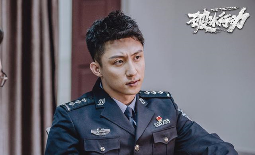 《警察荣誉》后，《潜流追踪》来袭，黄景瑜、杨祐宁、李幼斌领衔