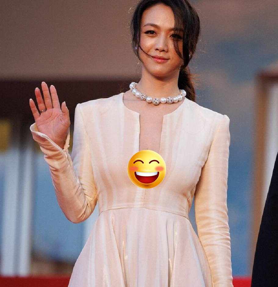 豆荚猫礼服穿反、让我们一起来看看这些女星尴尬瞬间吧