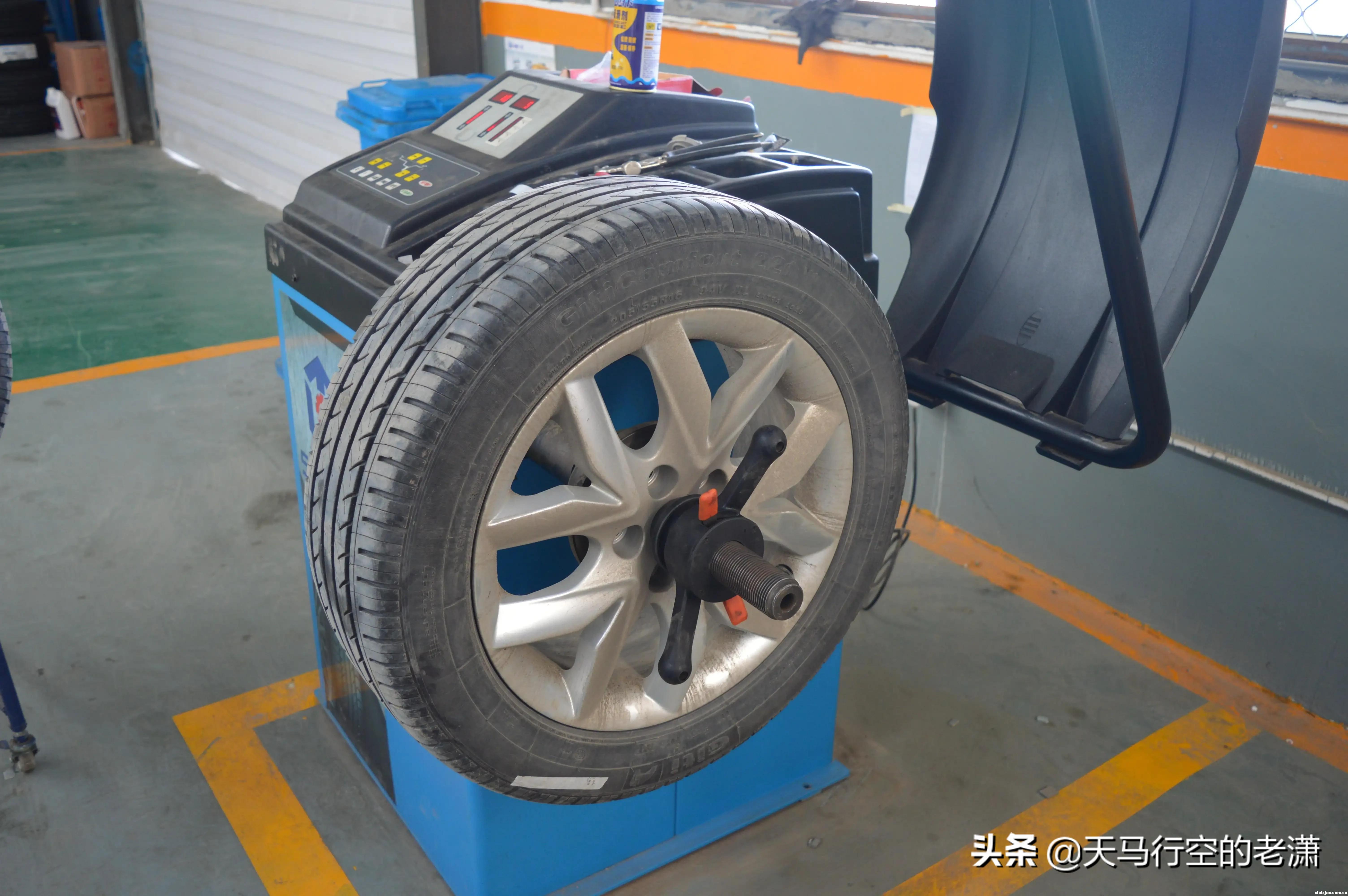你知道汽车补胎之后要做动平衡吗?为什么很多汽修店都不主动做?