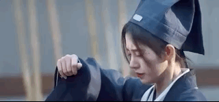 十个校花九个不得志？因美貌成名的她们：吴倩离婚，章泽天被嘲讽