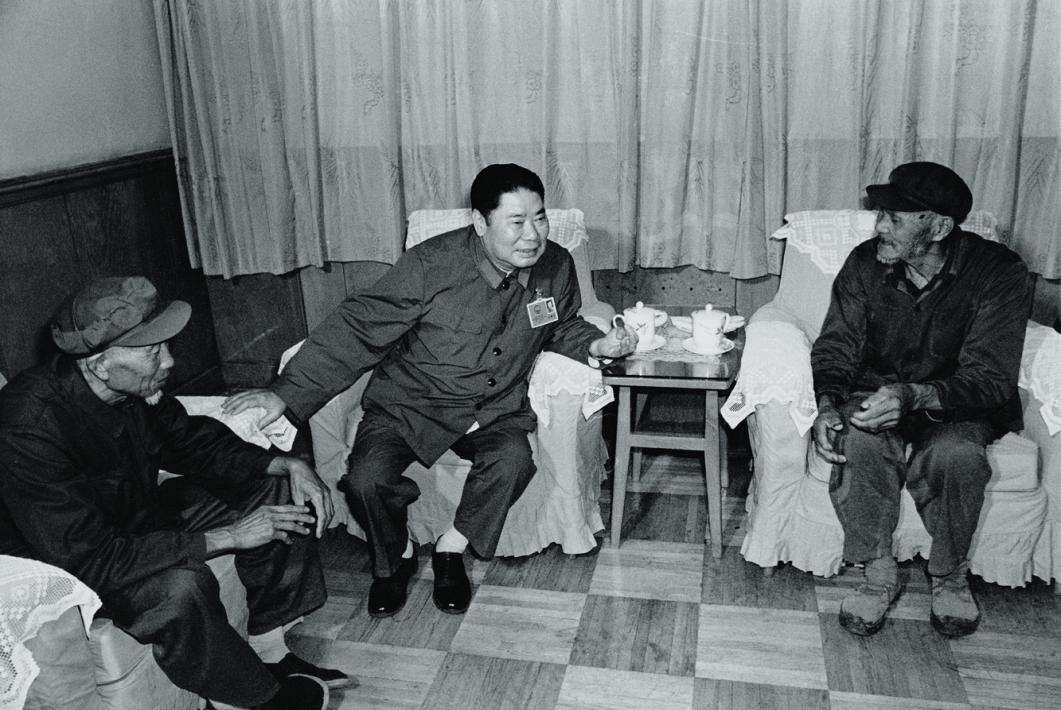 1950年杨得志赴京接受任务，朱德接见：彭德怀点名要你的十九兵团