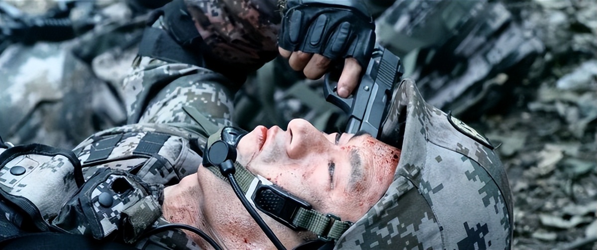 吴京硬汉枪战动作片《战狼》武器解析盘点