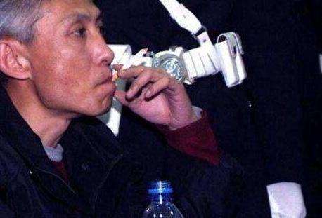 东北“教父”刘涌：与警察枪战，抽刘德华耳光，被捕时吞药自杀