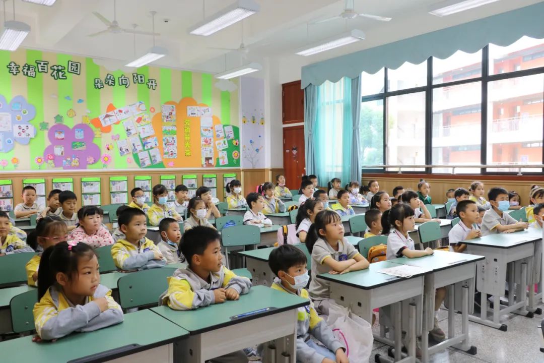 实验小学外国语学校与机关幼儿园携手开展幼小衔接交流体验活动