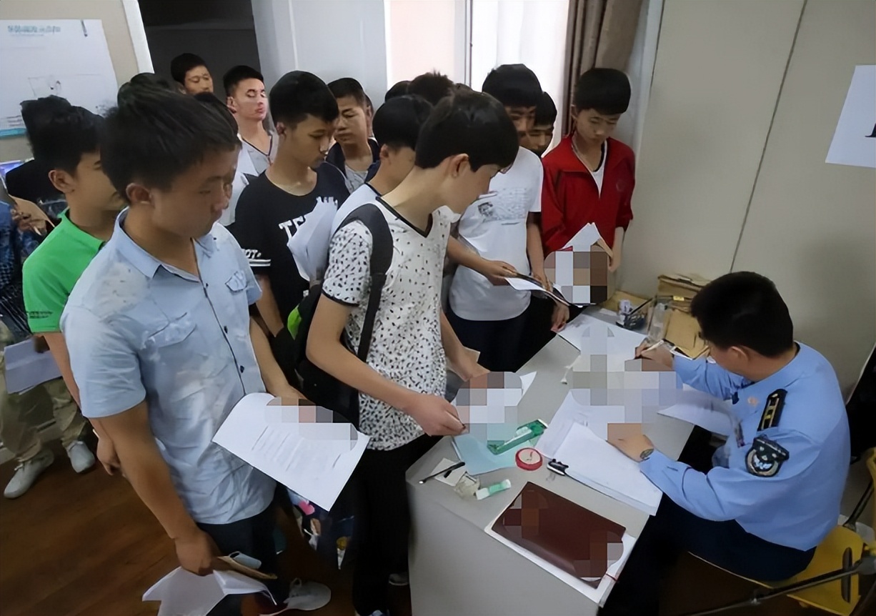 公务员报考将打破“年龄”限制，35岁不再是门槛，往届生有福了