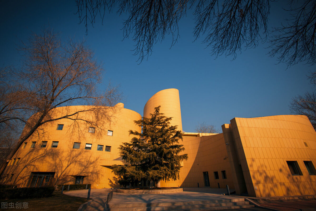 现代诗三首：《查干敖包之夜》《在冬天》《春雪》