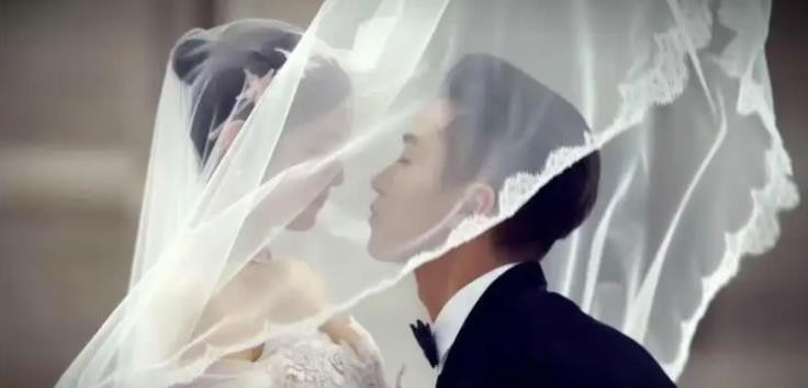 头纱吻成经典，事业巅峰结婚，遇到陈妍希是陈晓的缘还是劫？