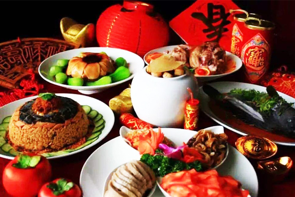 北京大学教授孔庆东，曾建议立法禁止吃年夜饭，他为何要这么说？