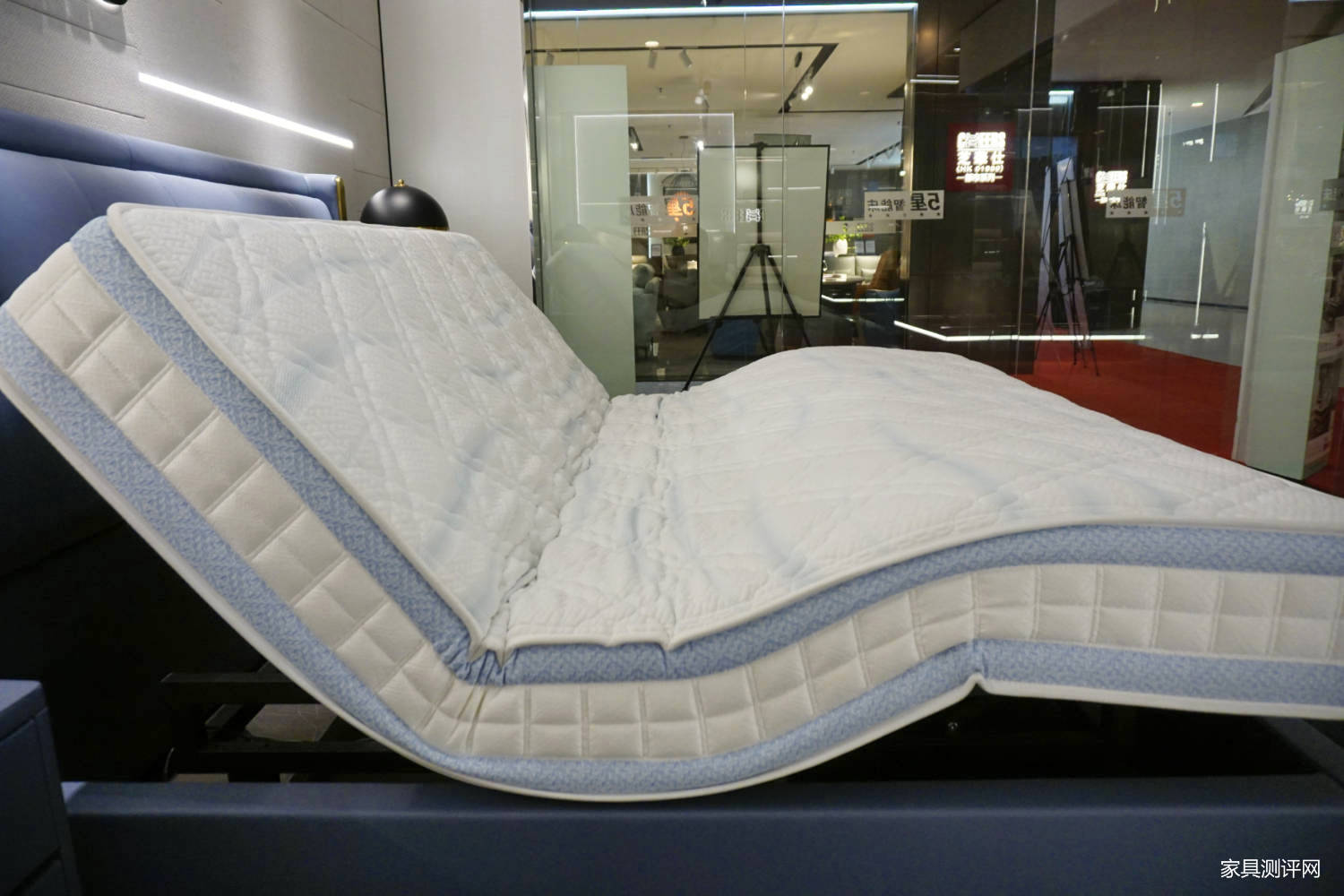 芝华仕智能床测评:半青皮高级床 精致护脊床垫 仪式感和氛围感拉满