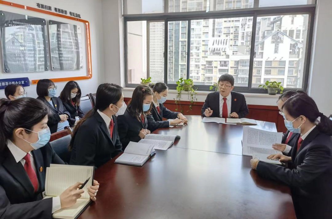 西安市雁塔区第十四次党代会精神在区法院引起热烈反响③