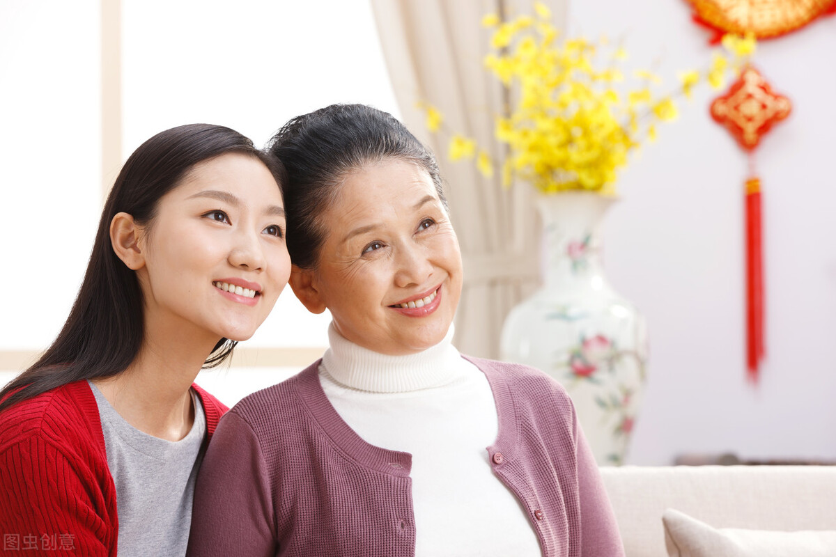 过年让人头秃的难题：如何让爸妈收下礼物
