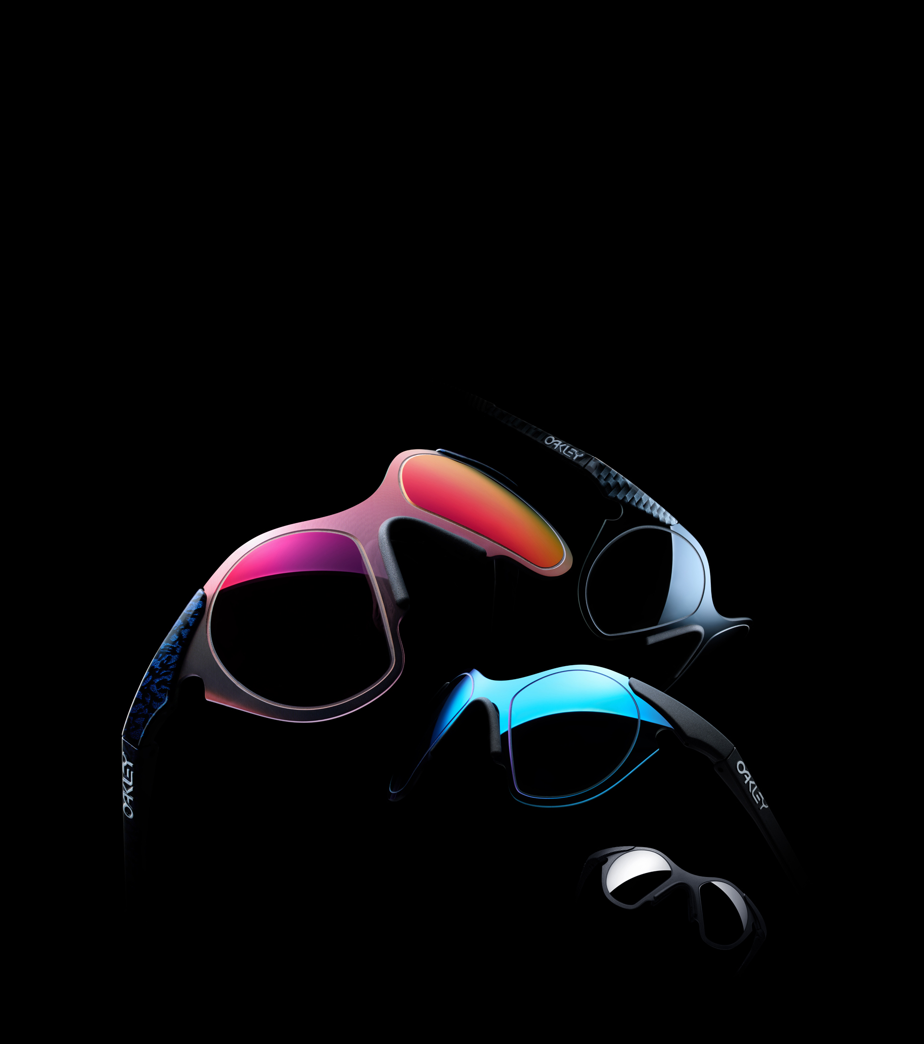 OAKLEY®欧克利SUB ZERO经典重现，90年代设计再引“轻炫”风潮