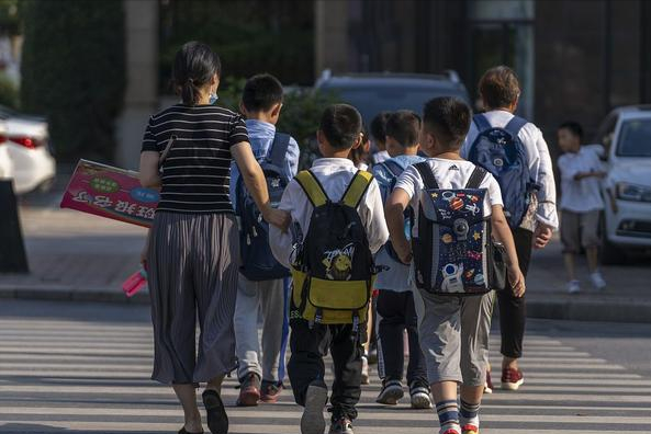 江西当地教育局宣布，大中小学寒假时间确定，家长却“欲哭无泪”