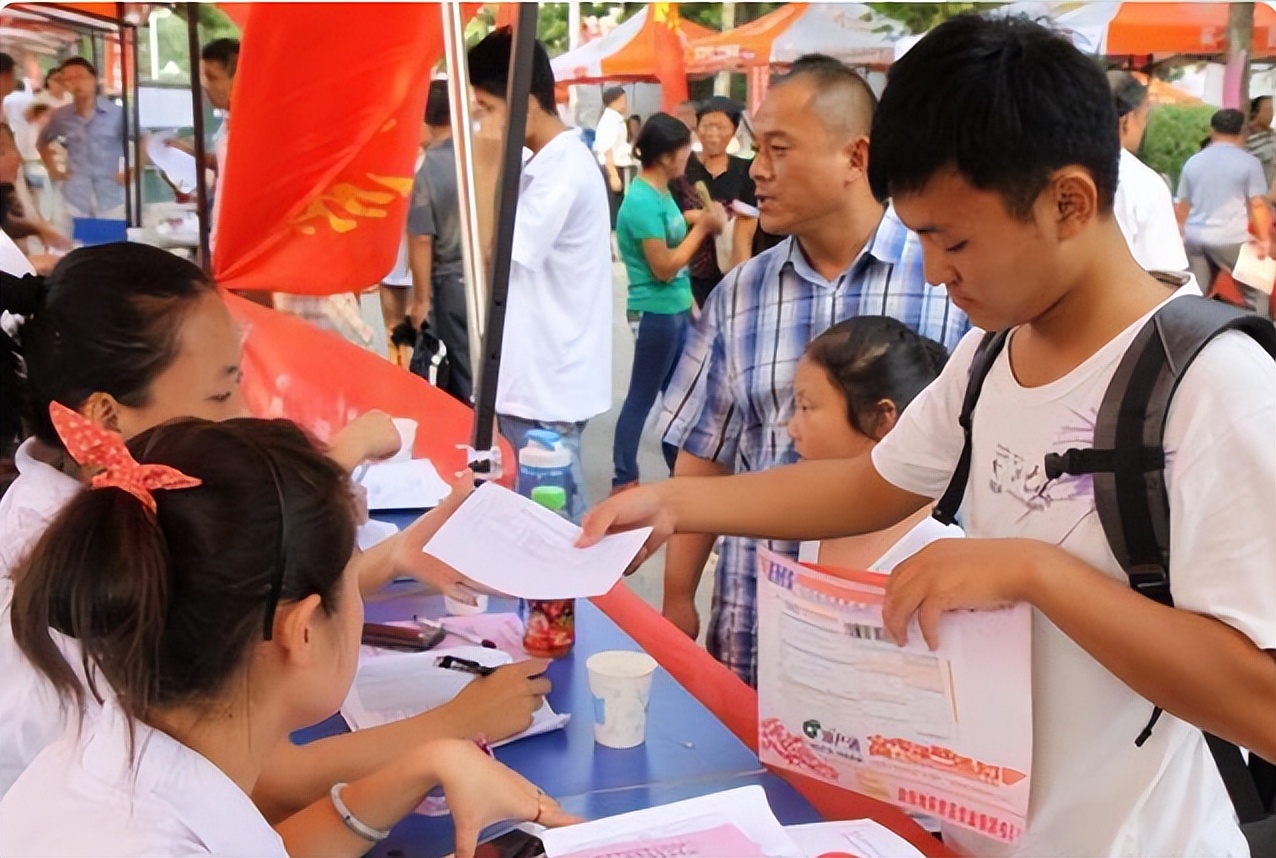 怪不得学生都想进985，考211和985的区别是什么？是有一定不同的