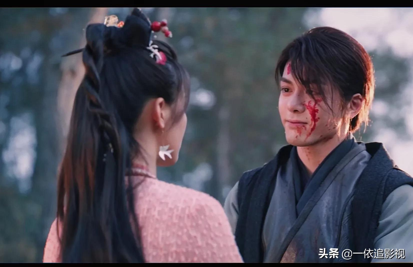 说英雄谁是英雄：王小石温柔帽檐贴贴好甜，杨超越温柔kswl吧？