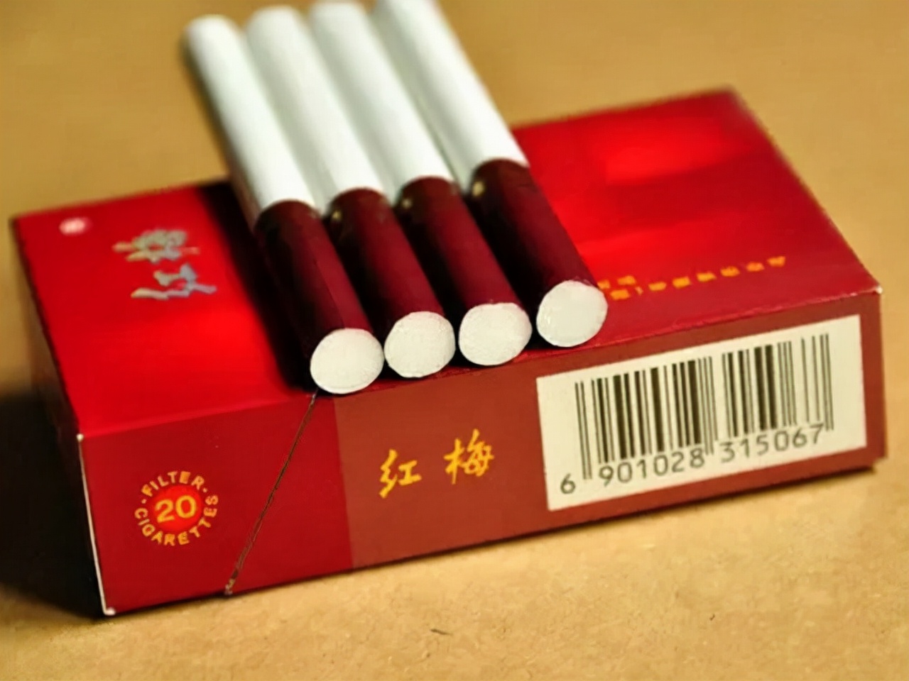中国烟王酒王：一个创亚洲第一烟厂，供税1400亿，一个喝2吨茅台
