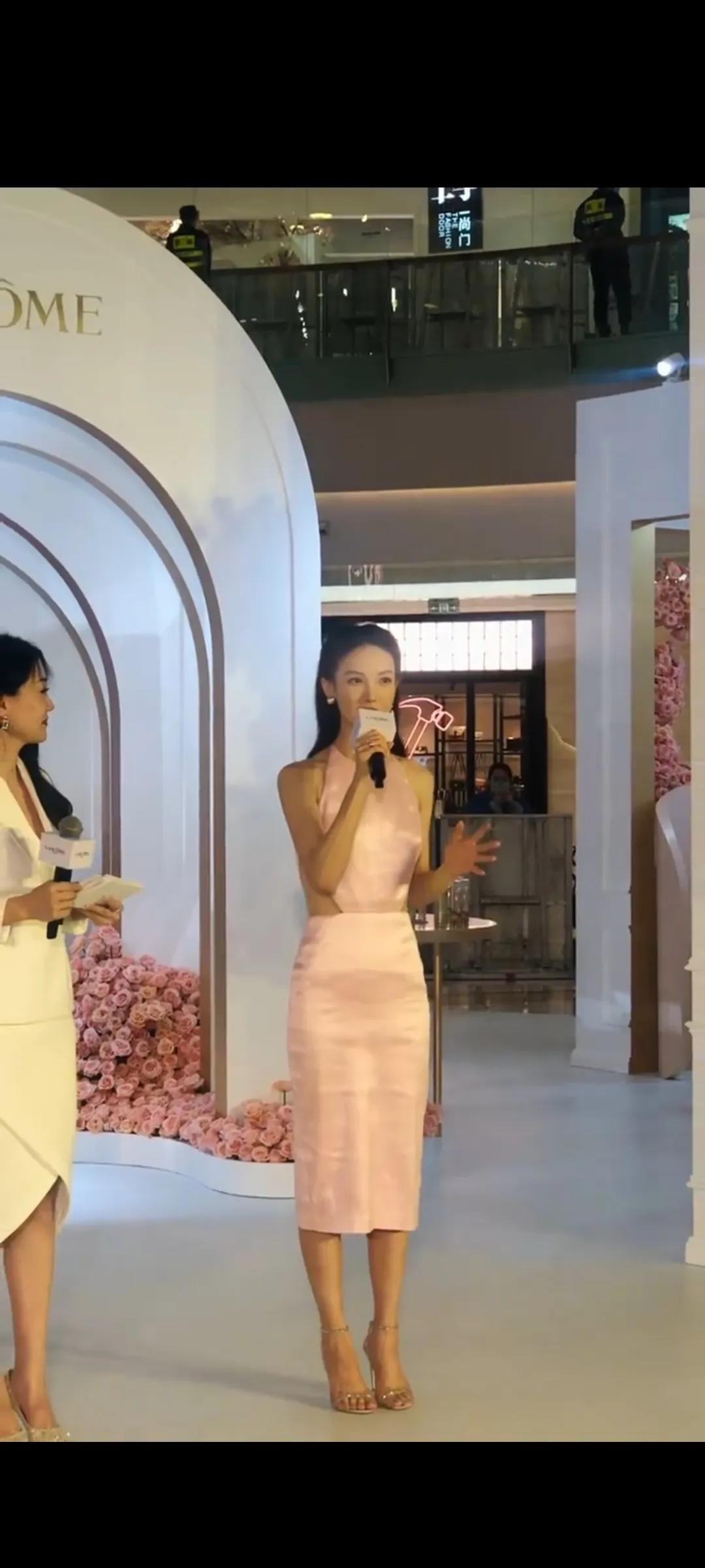 又见金晨，美的很灿烂笑的很有感染了