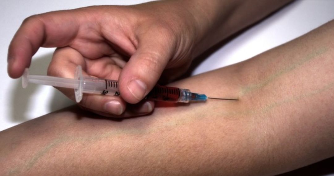 椰汁子与人体血浆一样，可以直接输入血管？这种说法是谣言吗？