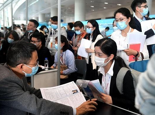 如果家里没人脉、没背景，尽量不要选这3个专业，实现就业很难