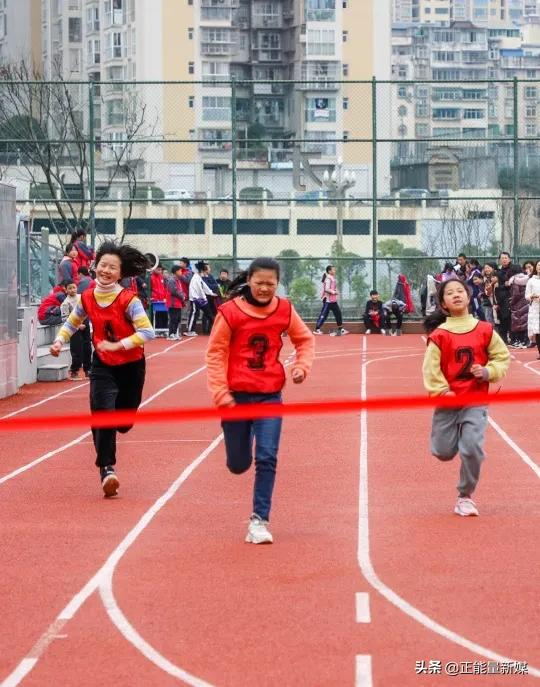 巴州区四小 大爱育心 成长有温度 孕育有广度的现代小公民