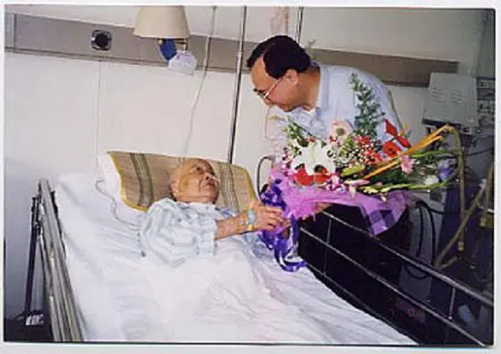 苏步青学校（著名数学家苏步青身上一直装着一张日本女士的照片）