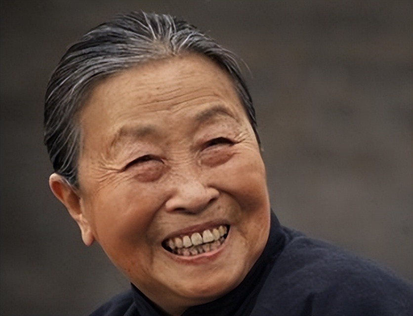 这10位母亲专业户，烟火气又不失魅力，都是中国人心中母亲的模样