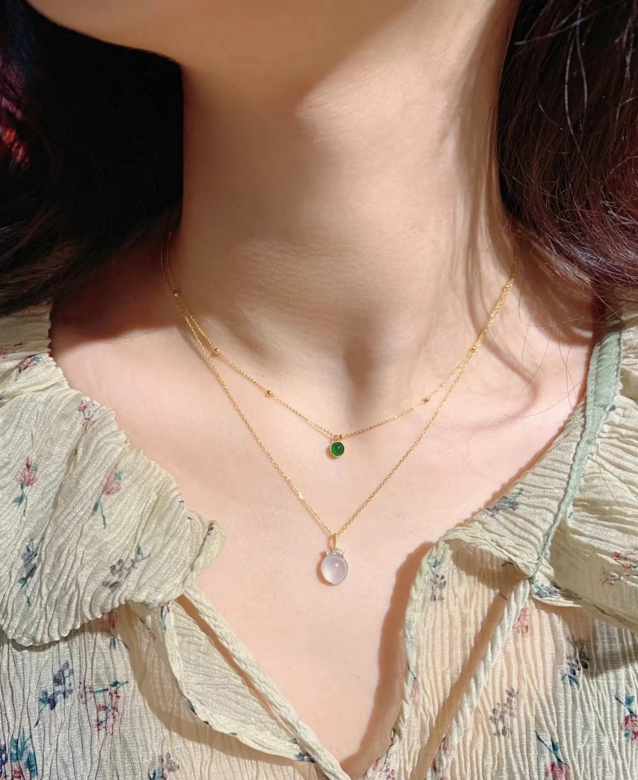 当法式的优雅遇到翡翠,叠戴法很新潮,解锁秘诀分分钟也能美出圈