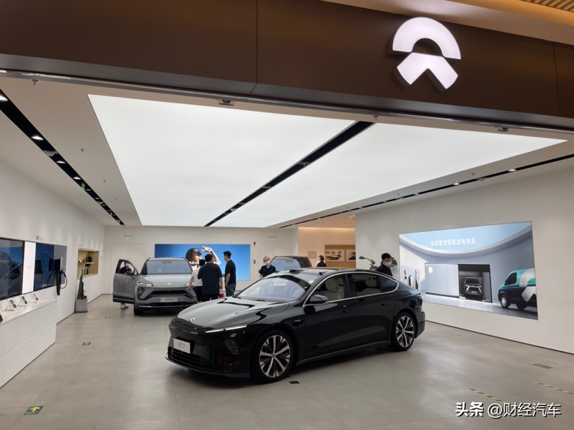 7月车市“淡季不淡”：折扣没了，交付延长，晚上9点还有人买车