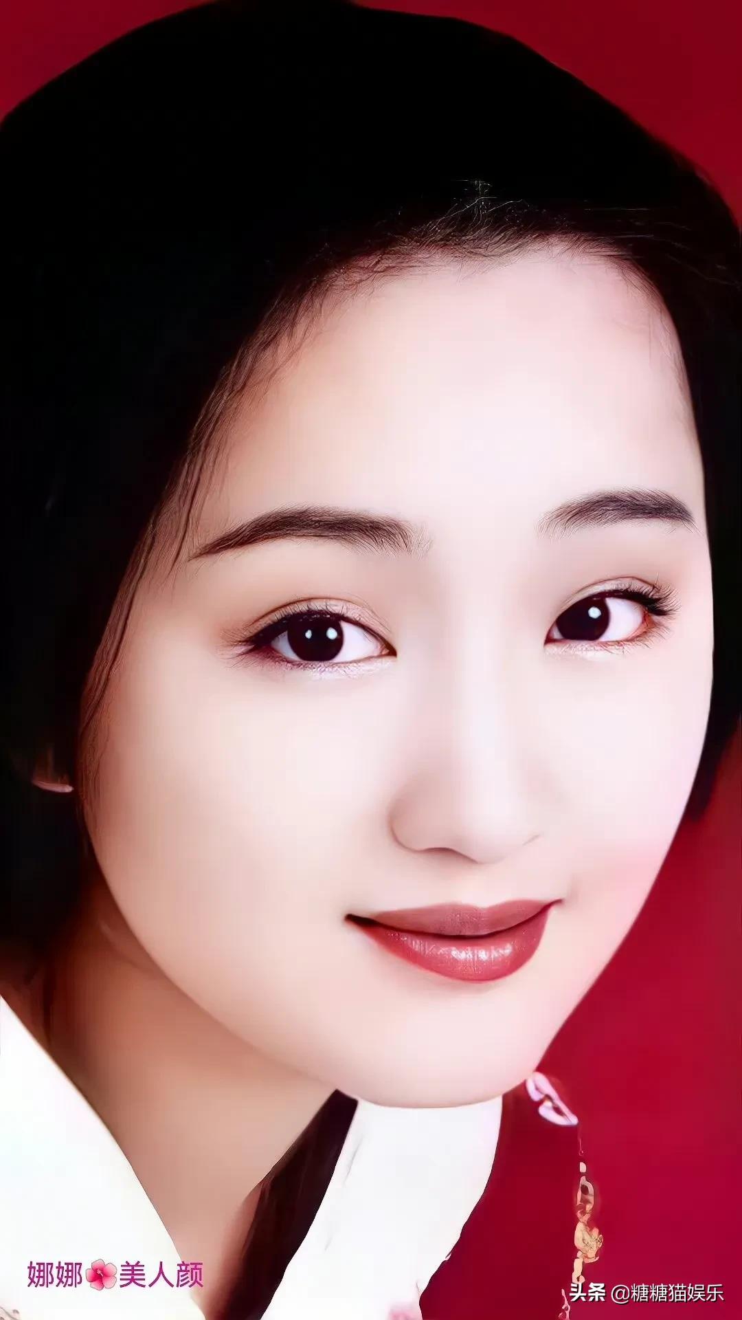 杨钰莹：清纯靓丽，甜美可人