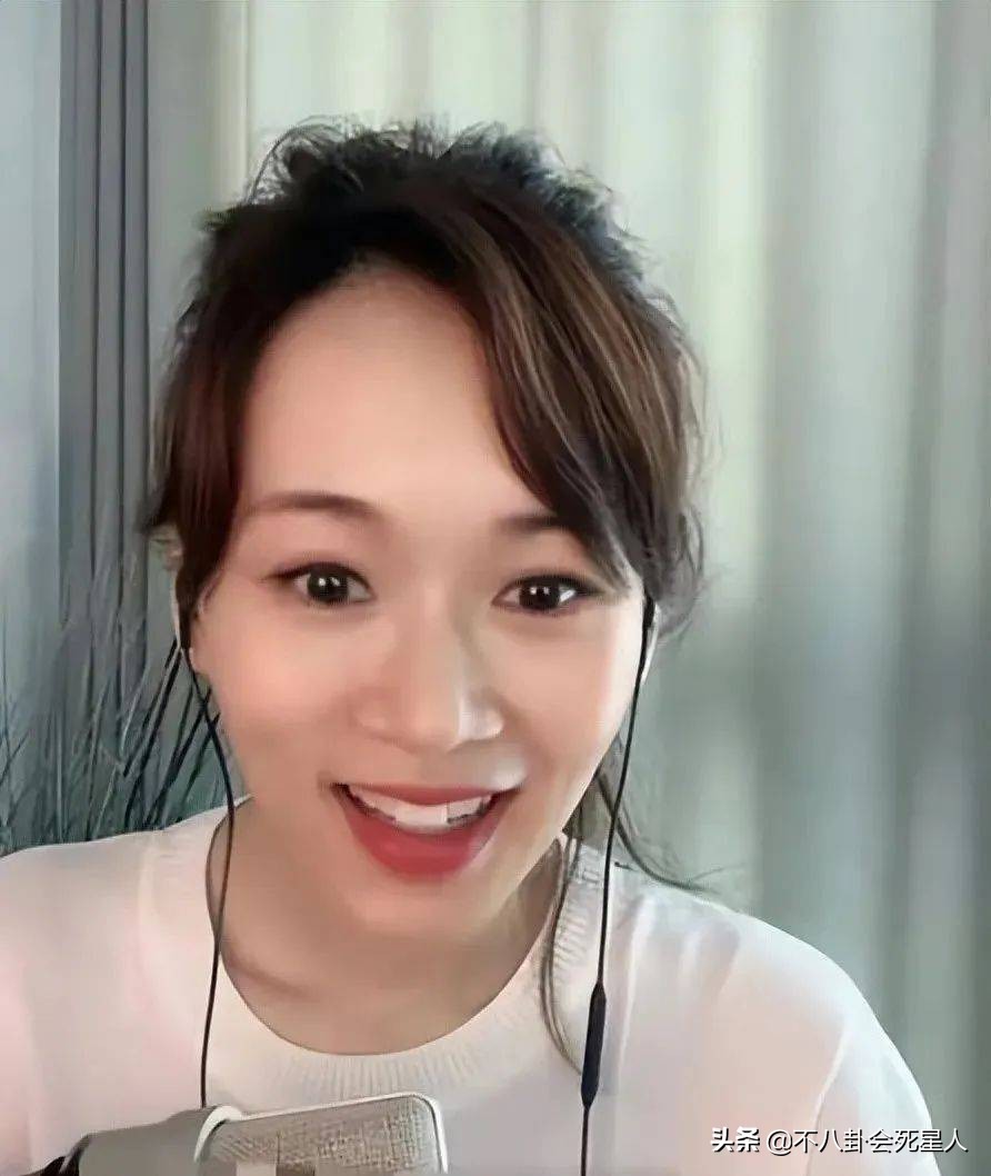 落魄商演，千元付费聊天，这些港星在内地表面缺钱，实际身家不菲