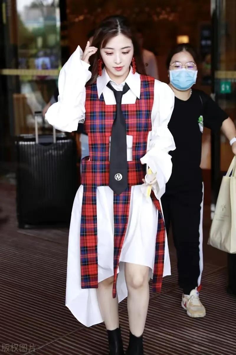 谁说格子套装土气？穿对了时尚大气，穿错了确实土掉渣