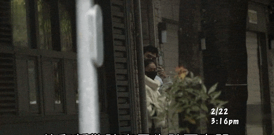 阮经天新欢正面照曝光，皮肤白皙美腿修长，小天护花心切怒怼记者