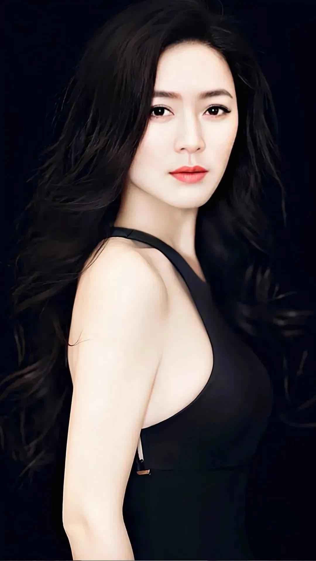 田海蓉：气质婉约，明艳动人，魅力四射