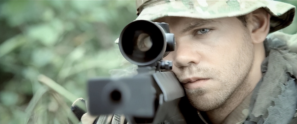 吴京硬汉枪战动作片《战狼》武器解析盘点