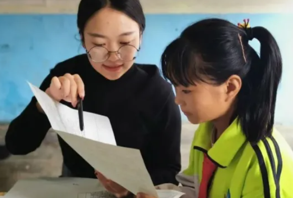 武大附属中学高薪聘老师，待遇优厚有编制，不比深圳中学教师差