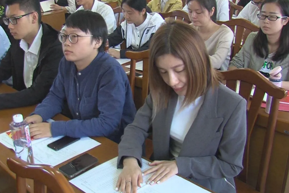 公务员或迎“新规”，部分岗位不可擅自离职，不想干也得坚持