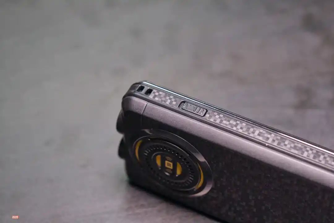 这种安卓「机皇」做得很好，下次别做了