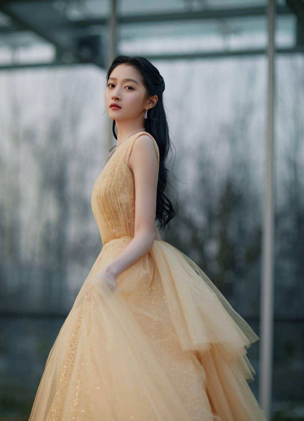 很奇怪晓彤不管什么类照片，看到她始终感觉还是“国民闺女”