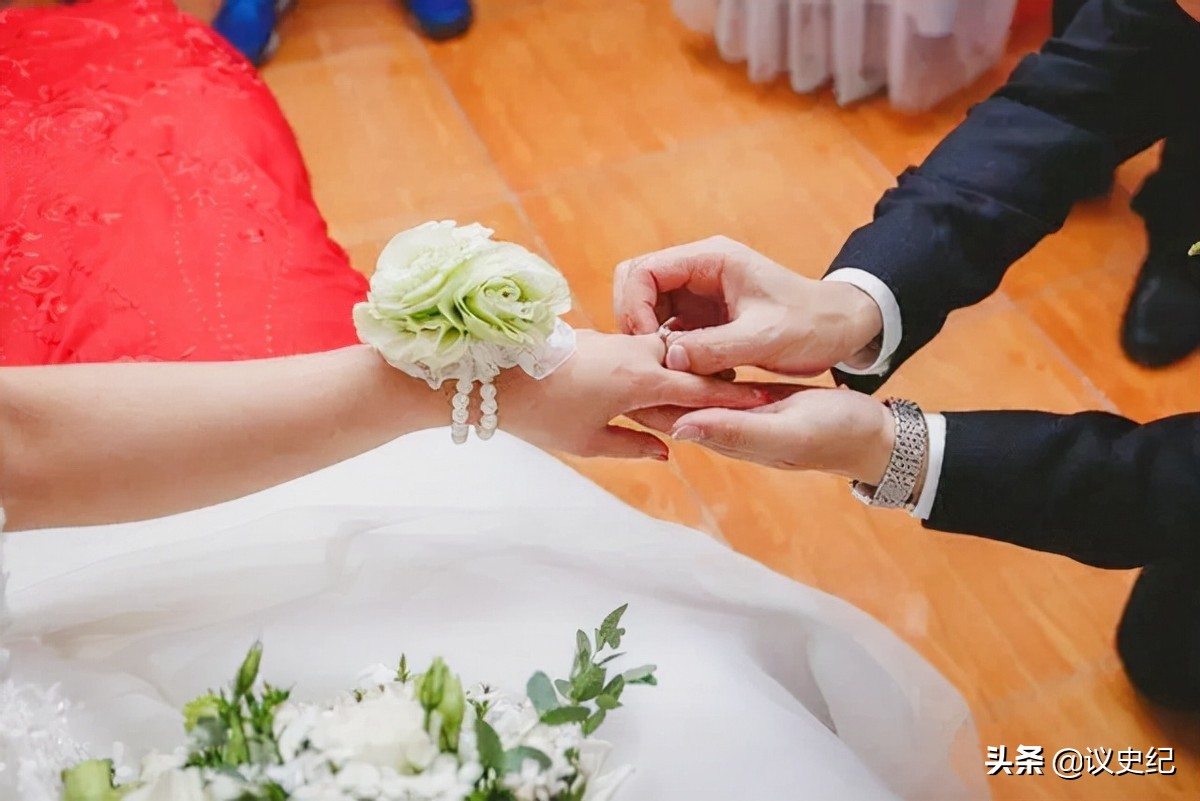 2017年，安徽一女会计贪污1158万，给男主播刷百万“钻石”