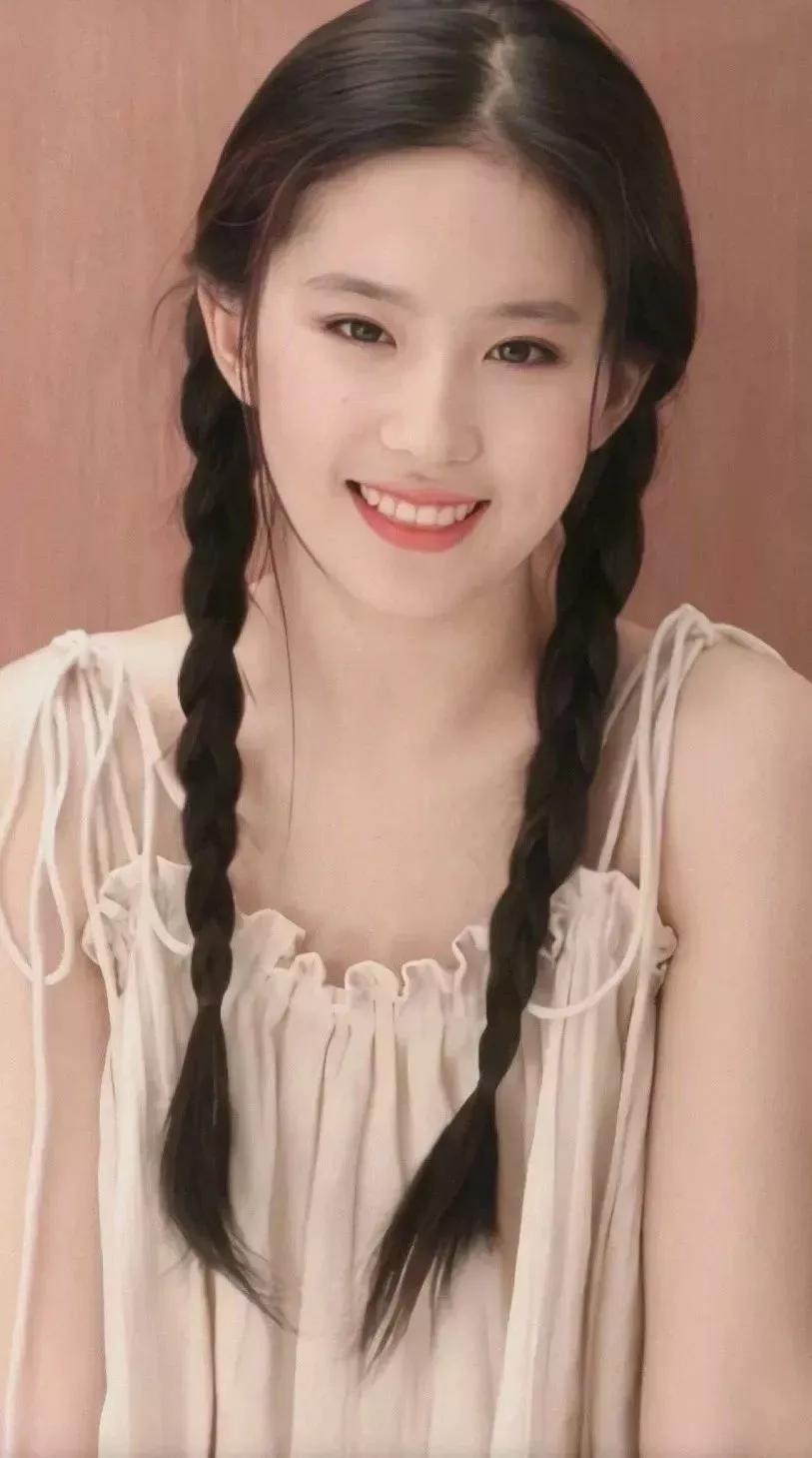 请欣赏50位明星的甜美微笑