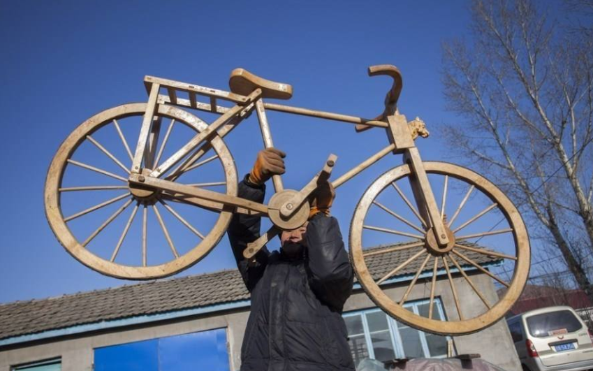 农民李景阳：8年造出电动“木牛流马”，载千斤重物，获发明专利