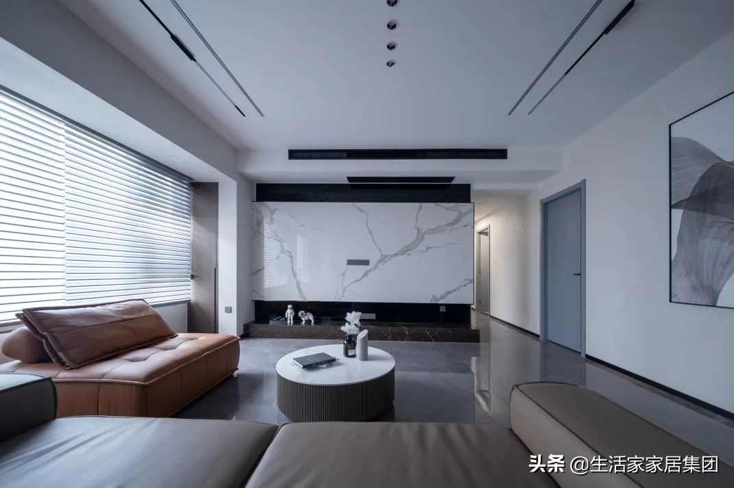 实景案例：135㎡现代简约家，全屋空无一物，其实暗藏实用设计