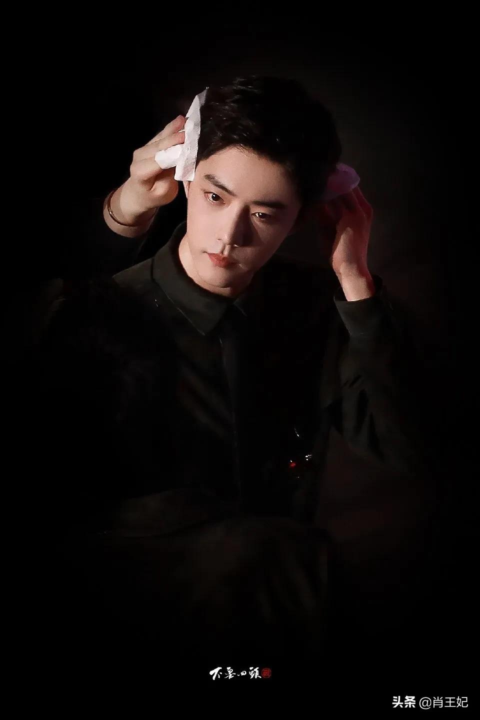 肖战他可真帅啊,帅到没边呀,这身材比例可太完美了