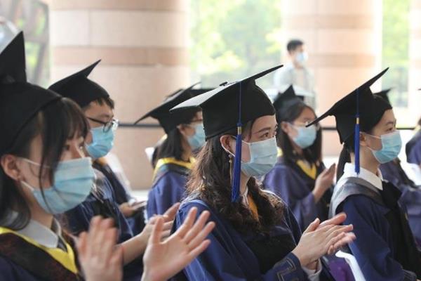 清华换“掌门人”了！有勇有谋履历不凡，或能改变人才外流问题