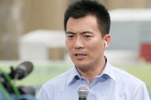 央视名嘴黄健翔：二婚再娶儿女双全，前妻和女儿仍是我的牵挂