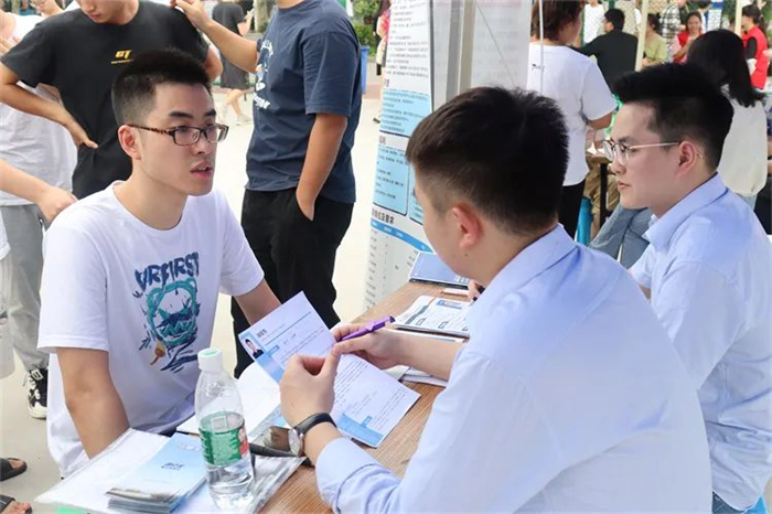 重庆城科举办重庆市2022年“专精特新”企业校园巡回招聘会