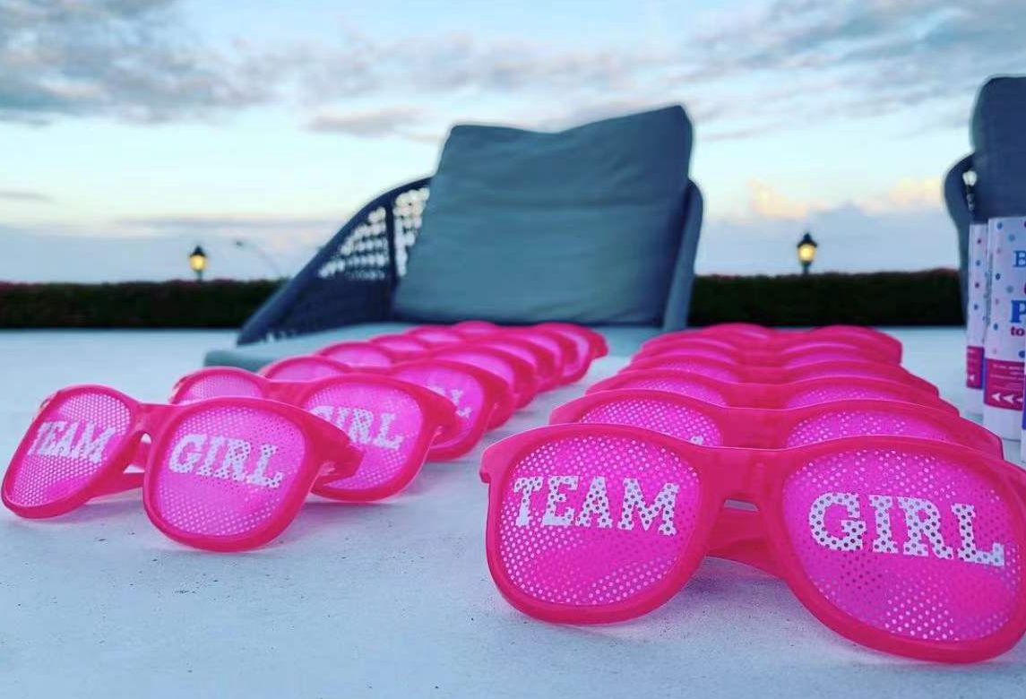 周杰伦晒昆凌孕照官宣第三胎喜讯，去年11月昆凌曾因孕期不适晕倒