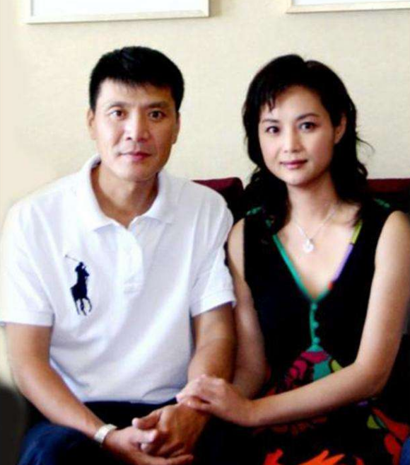 茹萍第一个老公的照片图片