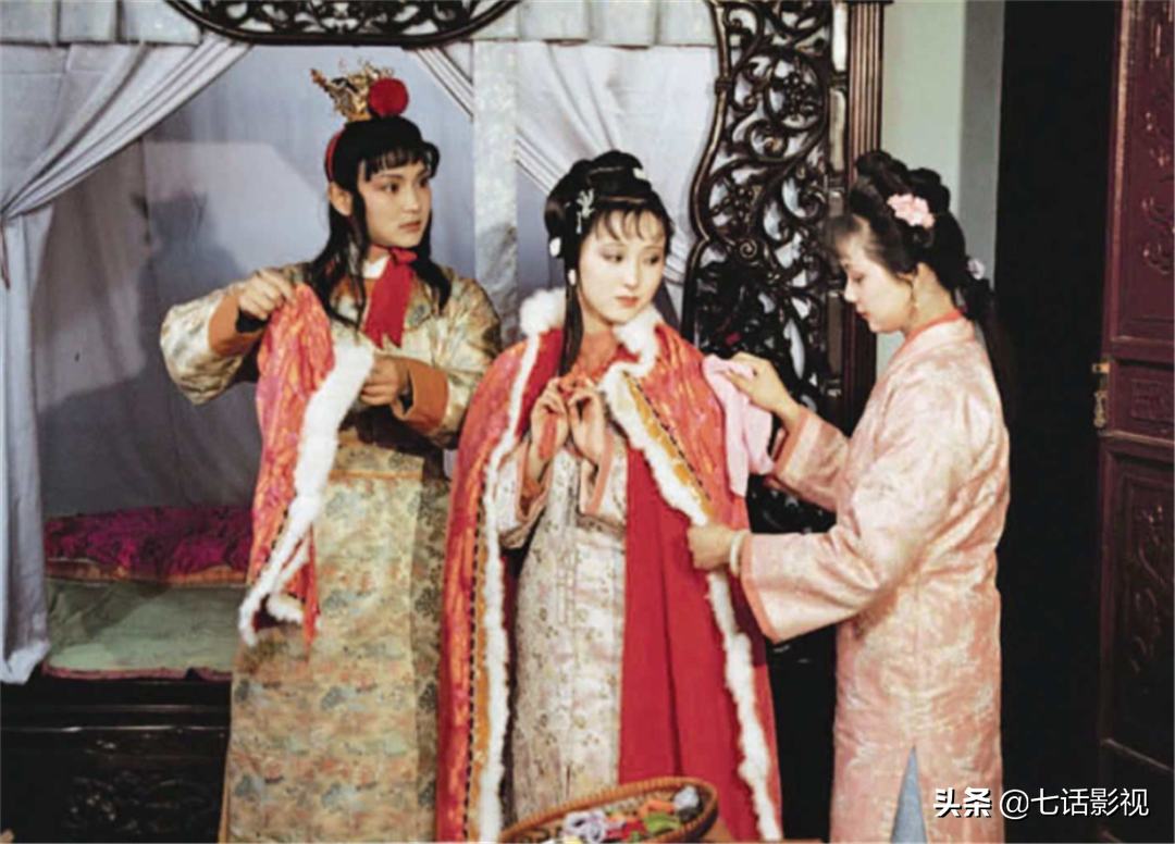 从《红楼梦》看古装剧妆发演变，这些年，哪些东西在慢慢消失？